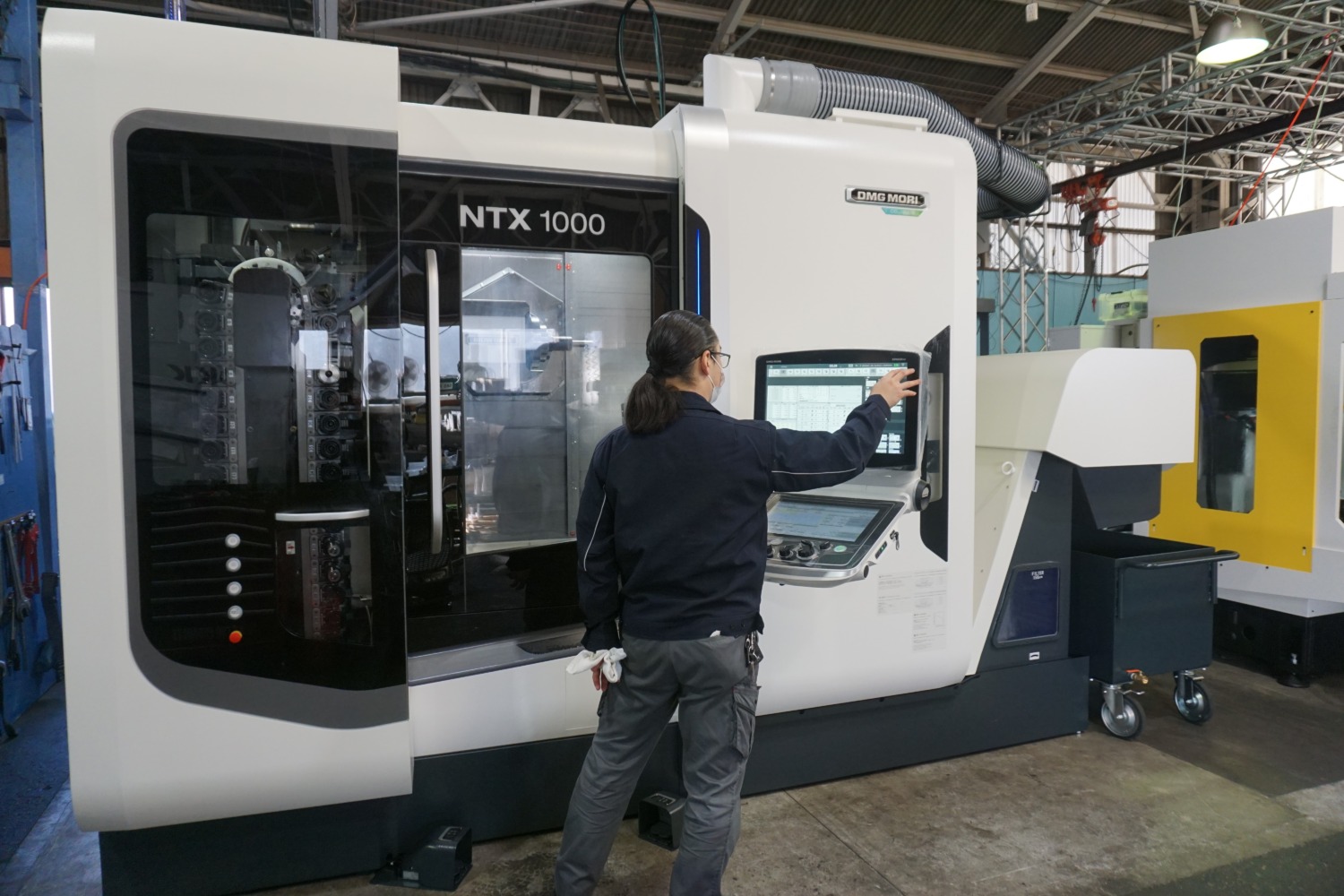 5軸複合加工機